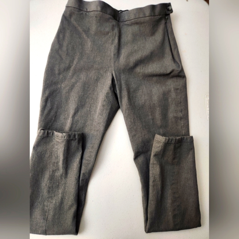 Banana Republic Strecth Straight Leg Gray Jeans EUC Size 2